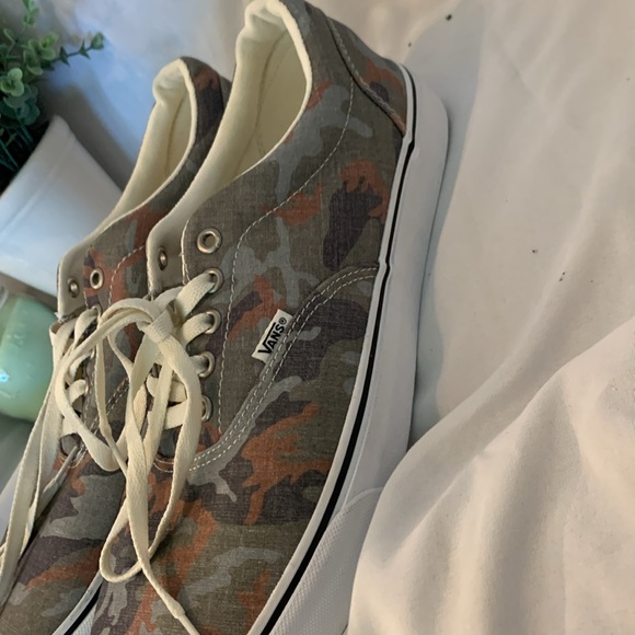 Size 13 camouflage vans awesome condition wore - Picture 2 of 7